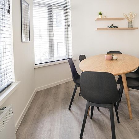 Etage 2 - Appartement In Centrum, 300M Van Zee En Gratis Parking Остенде Экстерьер фото
