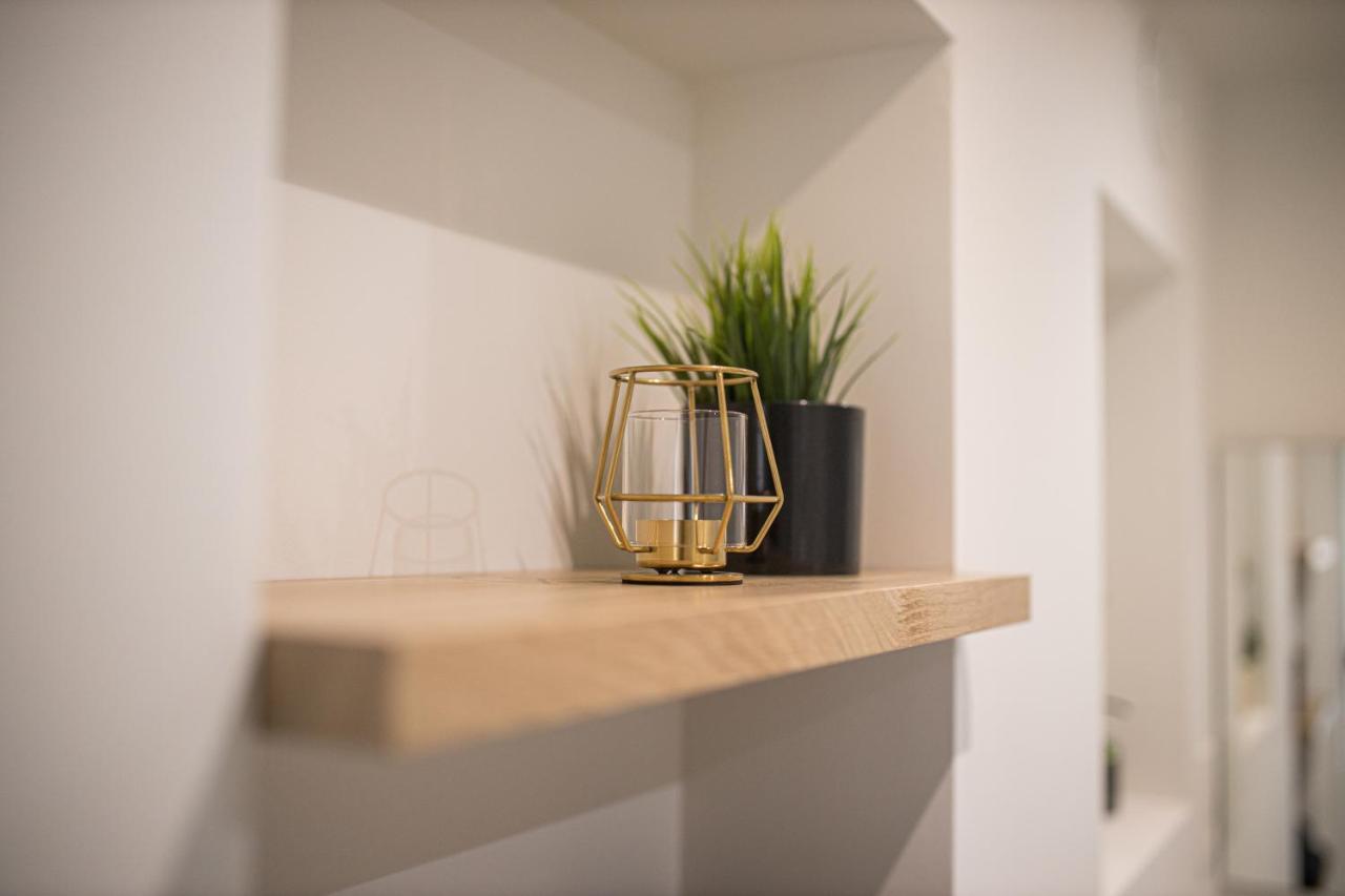 Etage 2 - Appartement In Centrum, 300M Van Zee En Gratis Parking Остенде Экстерьер фото